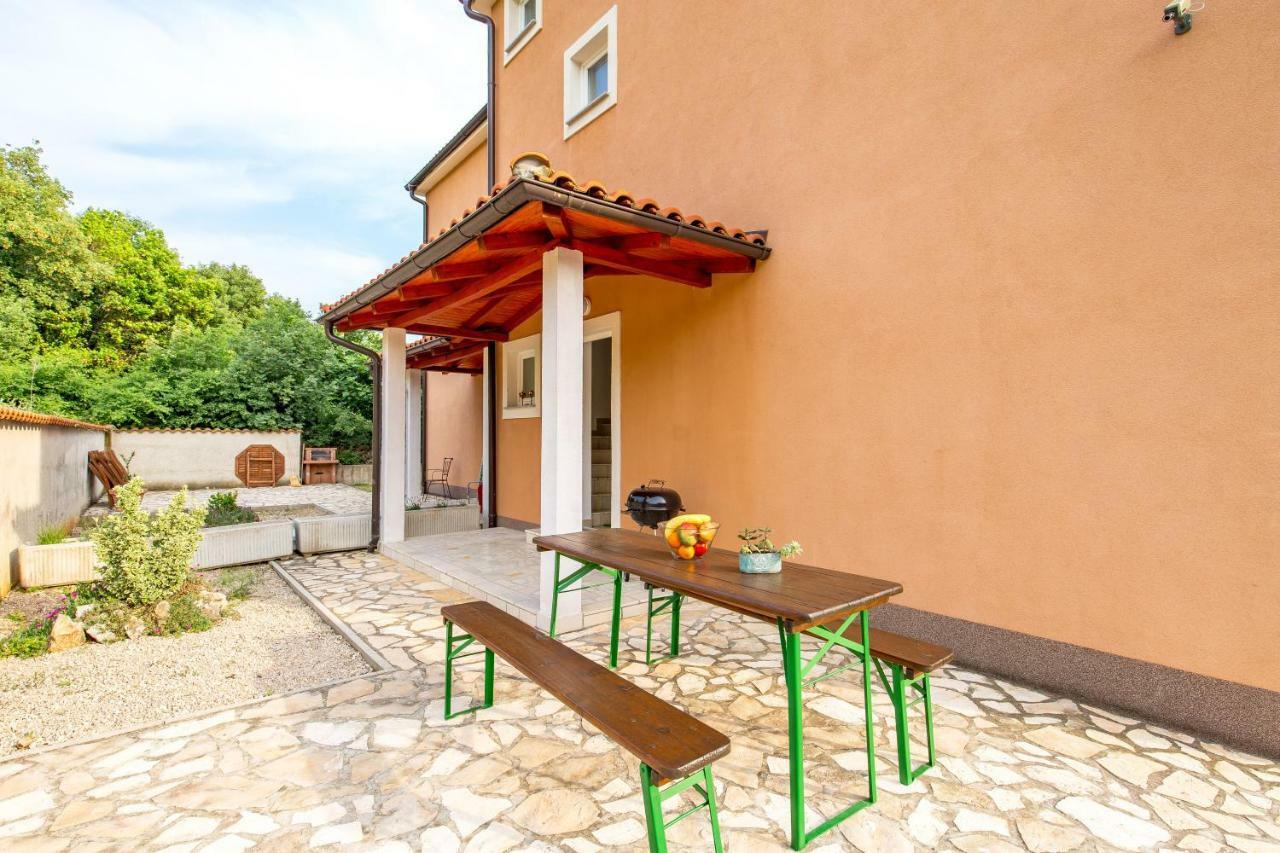 Apartamento Julija Dramalj Exterior foto