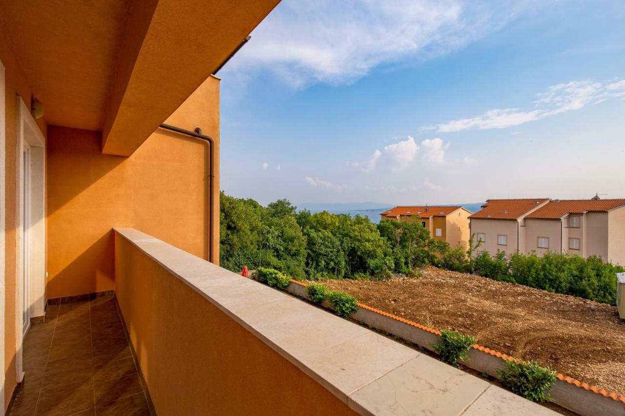 Apartamento Julija Dramalj Exterior foto