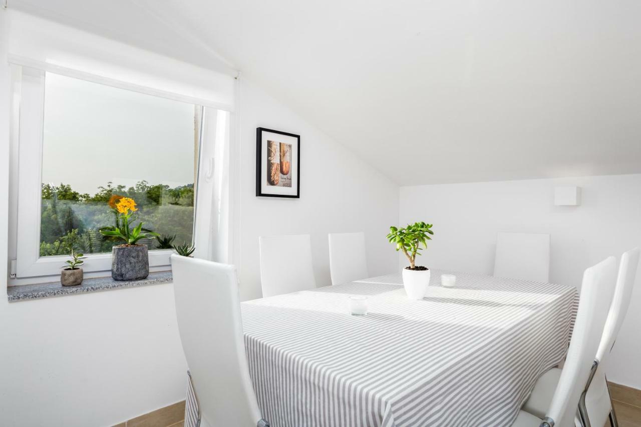 Apartamento Julija Dramalj Exterior foto