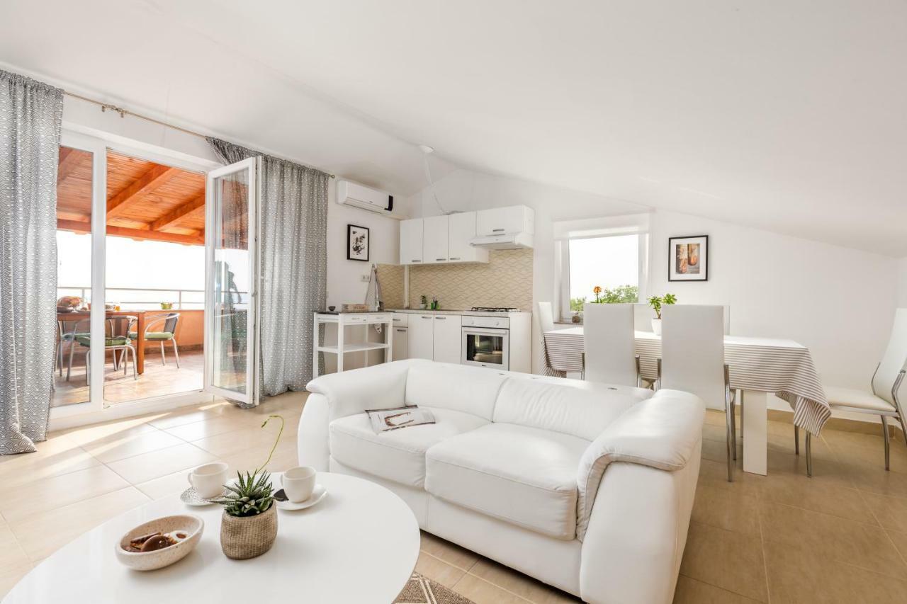 Apartamento Julija Dramalj Exterior foto